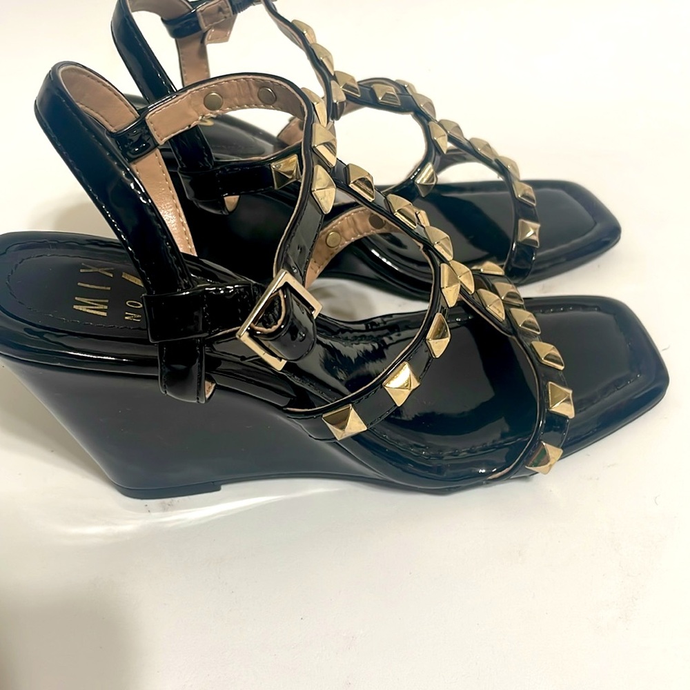 Mix No. 6 Gold Studded Platform Heels Size 6.5 Black - Picture 2 of 3